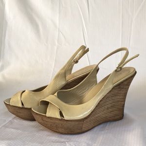 Minelli sz 9 cream patent sling back wedges